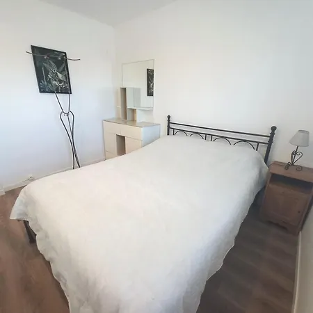 Raske- Piscina Privada, Jardin, Barbacoa, Bar, Caseta Infantil, Intimidad, A/a. Wi-fi. - Es-89-102 Holiday home